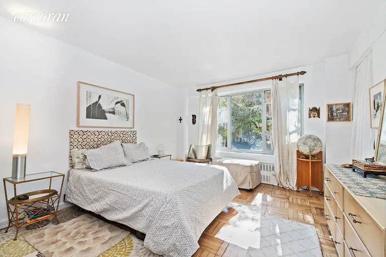 New York City Real Estate | View 2 Fifth Avenue, 24 | room 3 | View 4