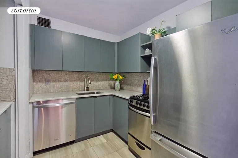 New York City Real Estate | View 360 East 72nd Street, B1611 | Kitchen | View 5
