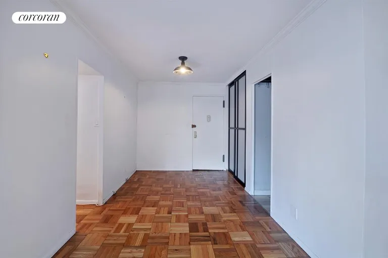 New York City Real Estate | View 360 East 72nd Street, B1611 | Foyer/Dining area | View 4