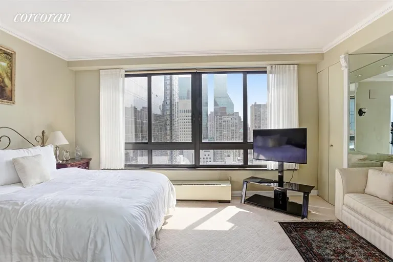 New York City Real Estate | View 100 United Nations Plaza, 27B | South Facing 2nd BR with ensuite marble bathroom | View 3