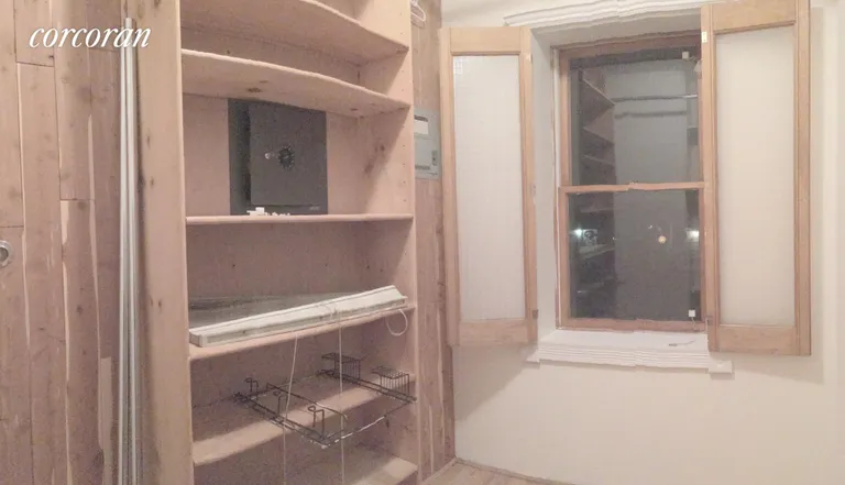 New York City Real Estate | View 318 Greenwood Avenue, 2L | Walk-in Closet Big Enough To Be A Home Office | View 6