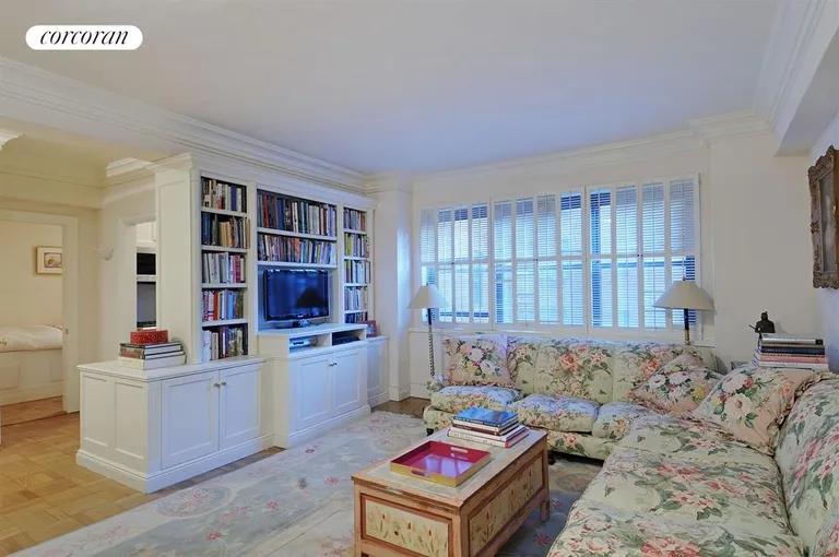 New York City Real Estate | View 165 East 72Nd Street, 5F | 1 Bed, 2 Baths | View 1