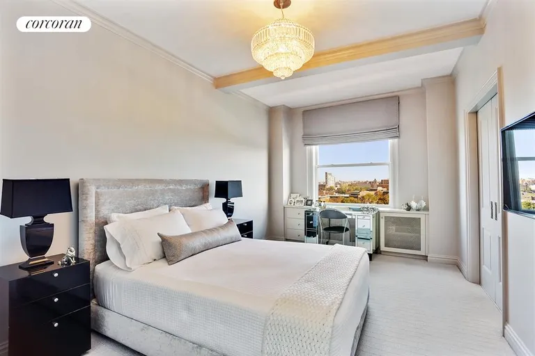 New York City Real Estate | View 25 East End Avenue, 10C | Master Bedroom | View 4
