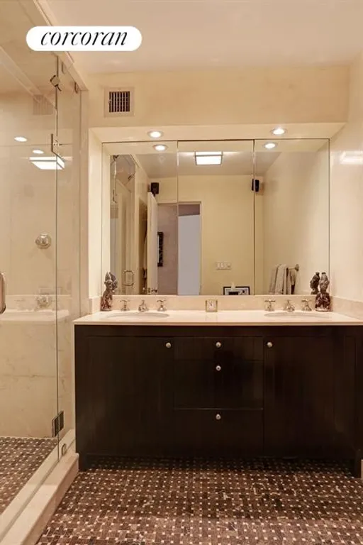 New York City Real Estate | View 710 Park Avenue, 7A | Master Bathroom | View 4