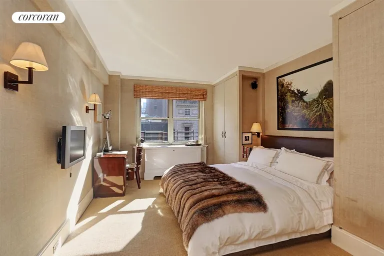 New York City Real Estate | View 710 Park Avenue, 7A | Master Bedroom | View 3