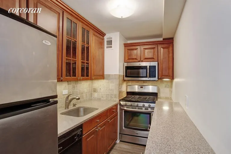 New York City Real Estate | View 425 East 79th Street, 6H | Huge Amount of Counter Space   | View 2