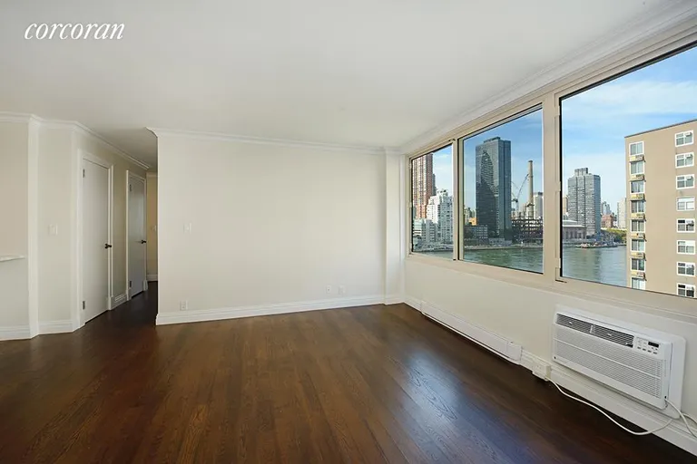 New York City Real Estate | View 555 Main Street, 804 | room 4 | View 5