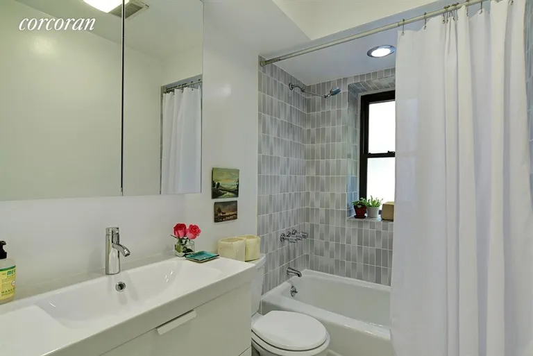New York City Real Estate | View 274 Saint Johns Place, 3C | Bathroom | View 6