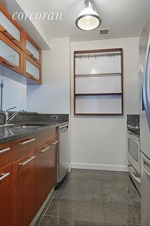 New York City Real Estate | View 121 East 23rd Street, 11D | Kitchen | View 5