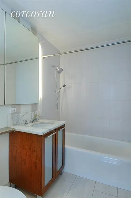 New York City Real Estate | View 121 East 23rd Street, 11D | Bathroom | View 6