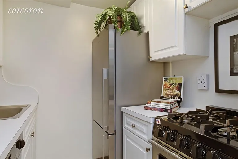 New York City Real Estate | View 435 East 77th Street, 10E | Kitchen | View 5