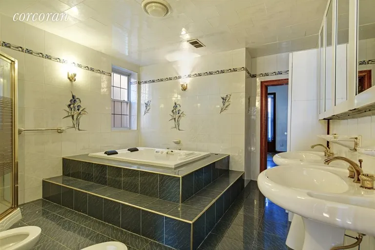 New York City Real Estate | View 769 Greene Avenue, 2 | Bathroom | View 4
