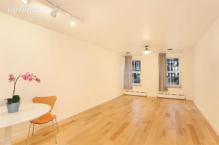 New York City Real Estate | View 417 Clermont Avenue, Garden | room 1 | View 2