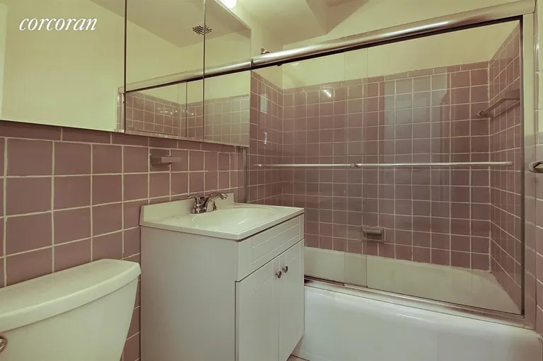 New York City Real Estate | View 209 East 56th Street, 6J | Bathroom | View 4