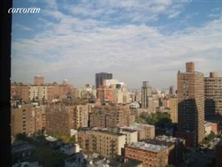 New York City Real Estate | View 1623 Third Avenue, 21B | room 2 | View 3