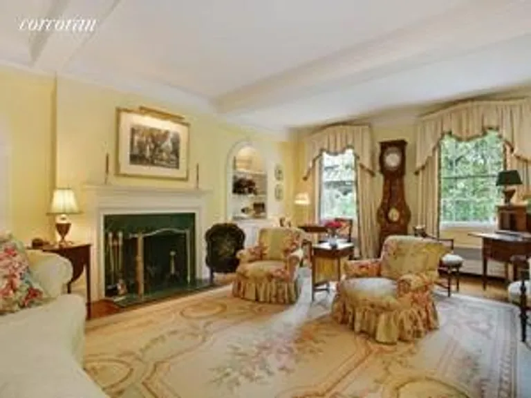 New York City Real Estate | View 40 Fifth Avenue, 4B | 2 Beds, 2 Baths | View 1