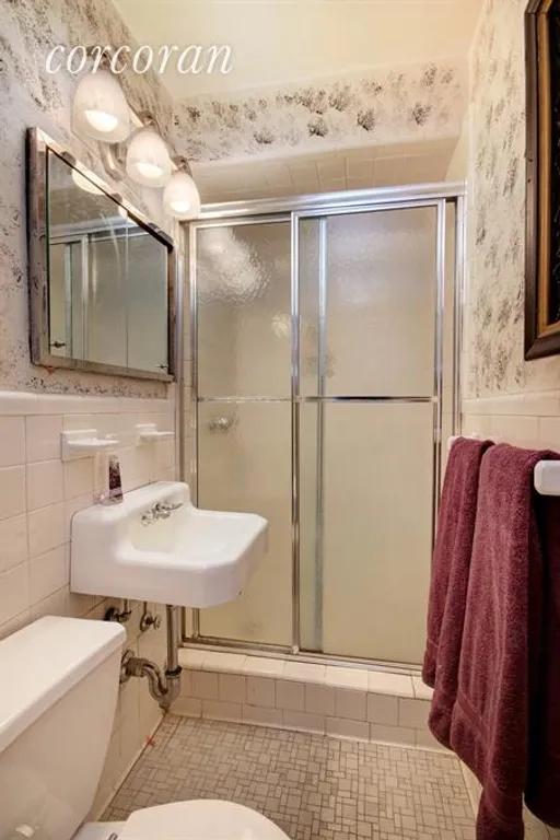 New York City Real Estate | View 400 East 85th Street, 12F | Bathroom | View 7