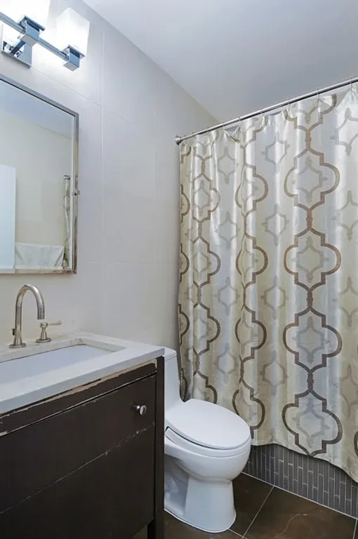 New York City Real Estate | View 212 East 47th Street, 15C | Bathroom | View 6