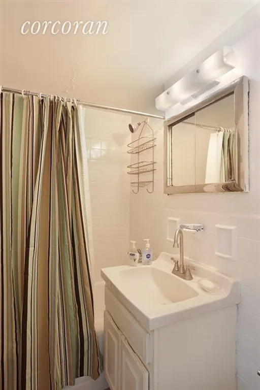 New York City Real Estate | View 60 Remsen Street, 5C | Bathroom | View 5