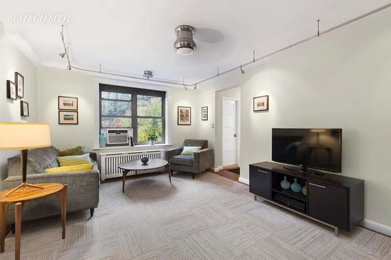 New York City Real Estate | View 295 Bennett Avenue, 7A | 2 Beds, 1 Bath | View 1