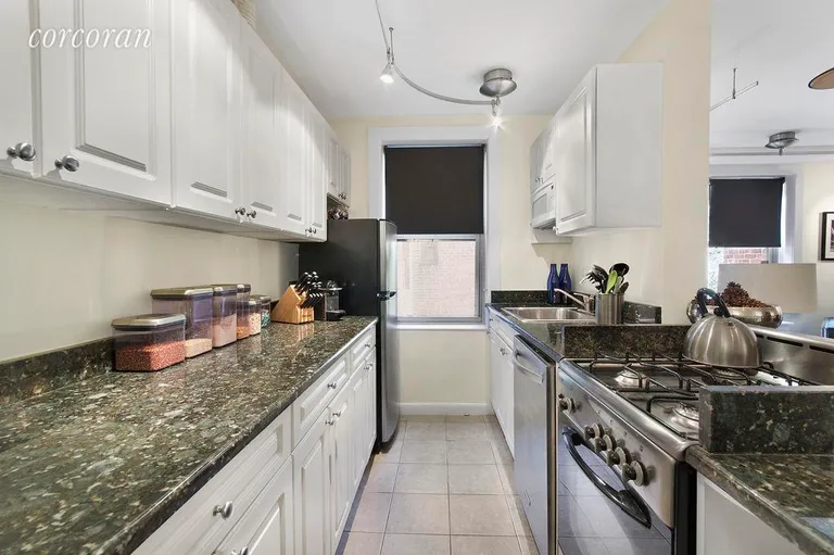 New York City Real Estate | View 295 Bennett Avenue, 7A | 5 | View 3