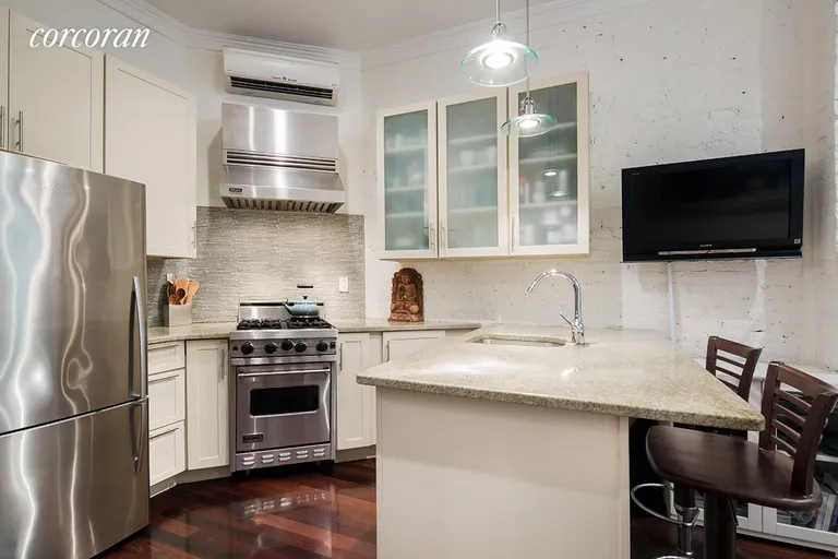 New York City Real Estate | View 92 Horatio Street, 1L | Gourmet kitchen with granite countertops | View 3