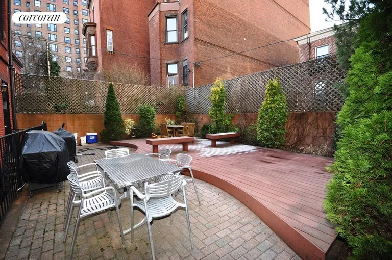 New York City Real Estate | View 298 Waverly Avenue | room 25 | View 26