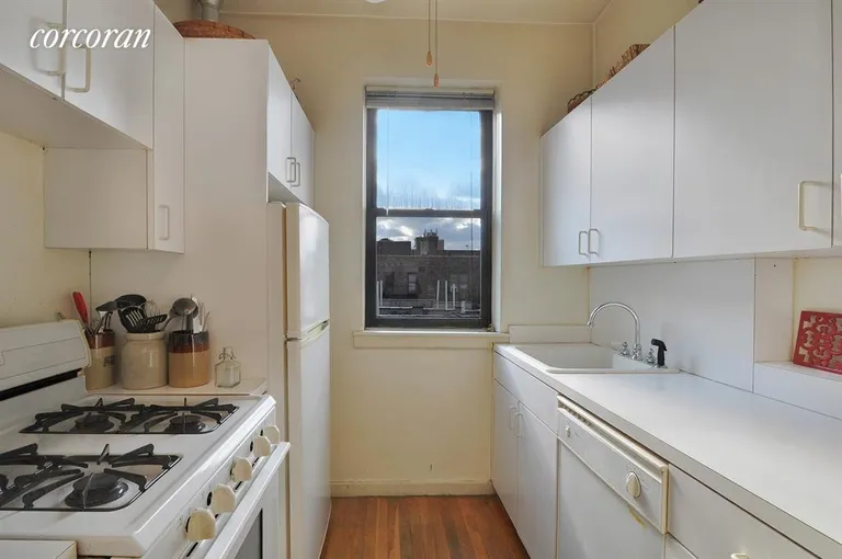 New York City Real Estate | View 854 West 181st Street, 6E | Kitchen | View 3