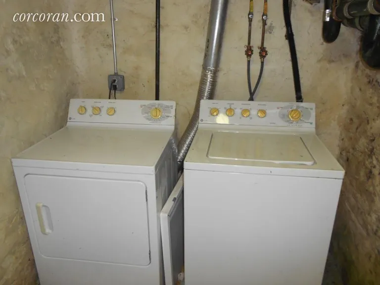 New York City Real Estate | View 12 Fiske Place, garden | In-unit washer and dryer | View 10
