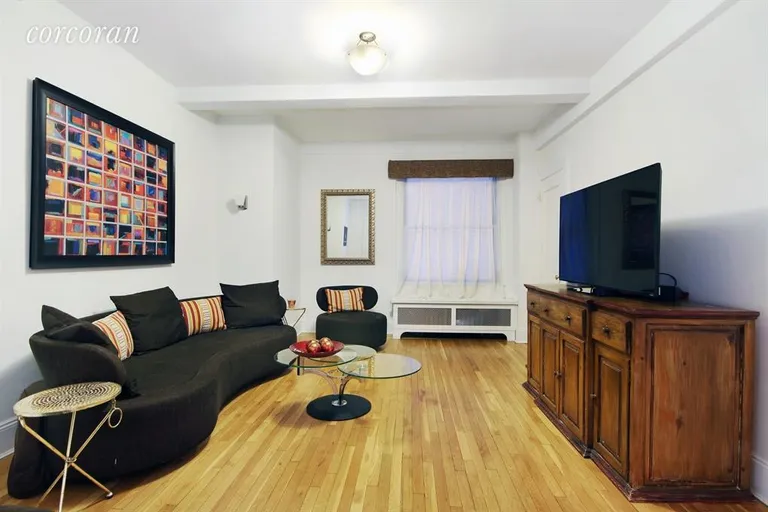 New York City Real Estate | View 17 East 96th Street, 3AE | Living Room | View 8