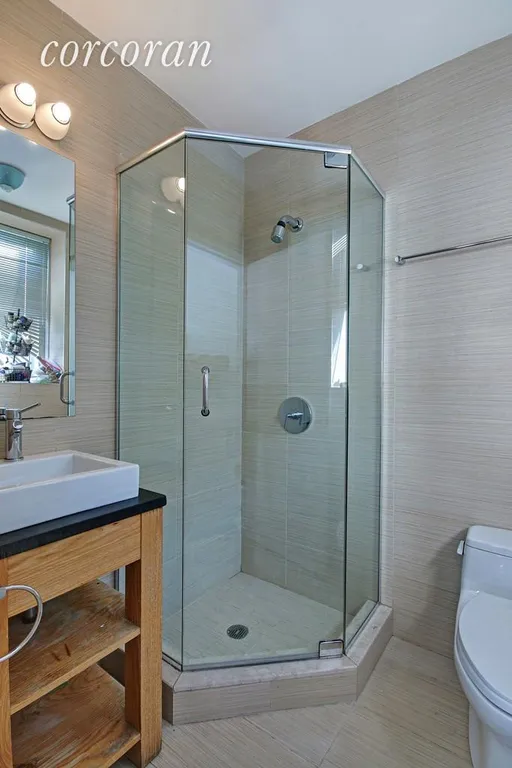 New York City Real Estate | View 342 Bedford Avenue, 4C | Master en-suite bathroom | View 6