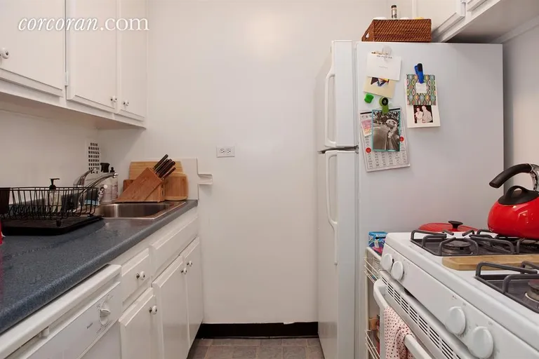 New York City Real Estate | View 77 East 12th Street, 5G | room 2 | View 3