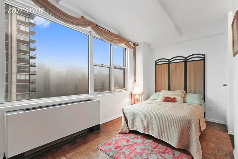 New York City Real Estate | View 400 East 85th Street, 18E | 2 | View 2