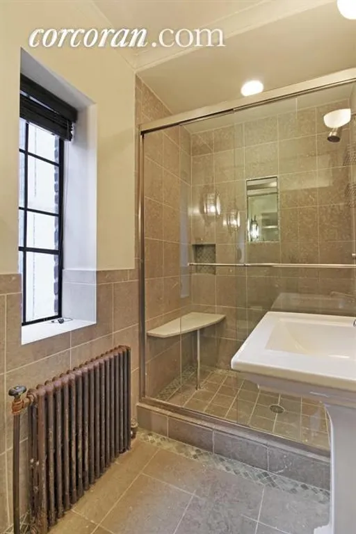 New York City Real Estate | View 230 East 50th Street, 11A | room 4 | View 5