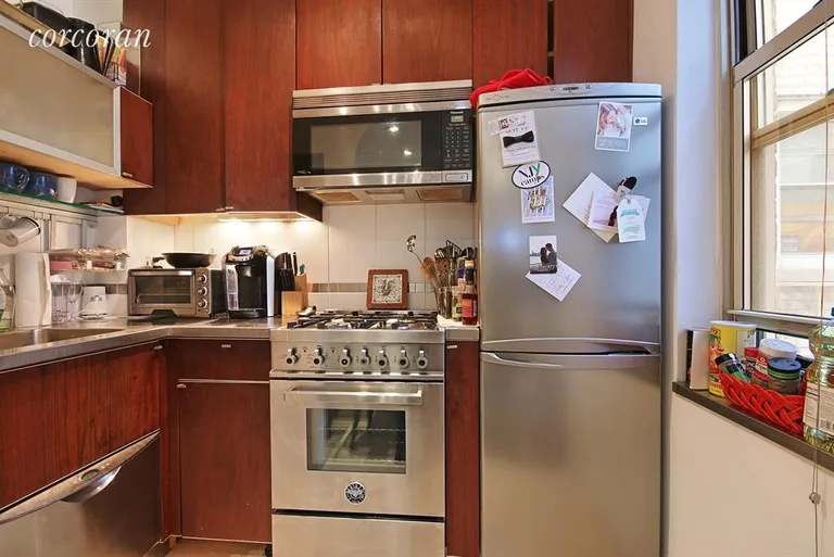 New York City Real Estate | View 210 West 19th Street, 5E | Kitchen | View 2