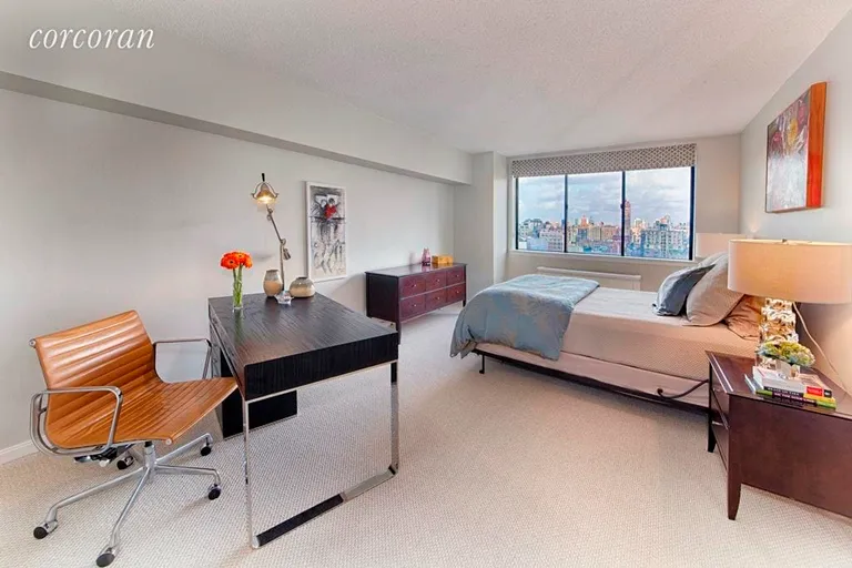 New York City Real Estate | View 45 West 67th Street, 18A | room 5 | View 6