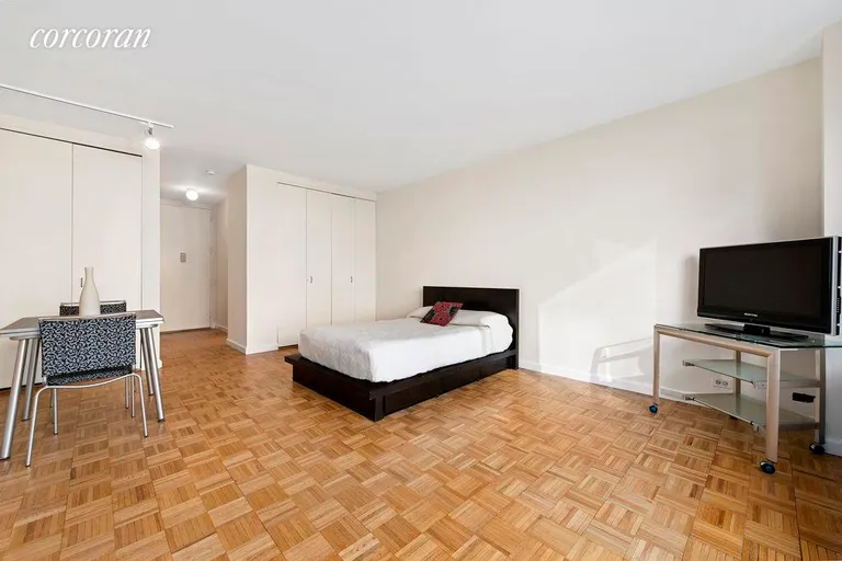 New York City Real Estate | View 393 West 49th Street, 3CC | 4 | View 4