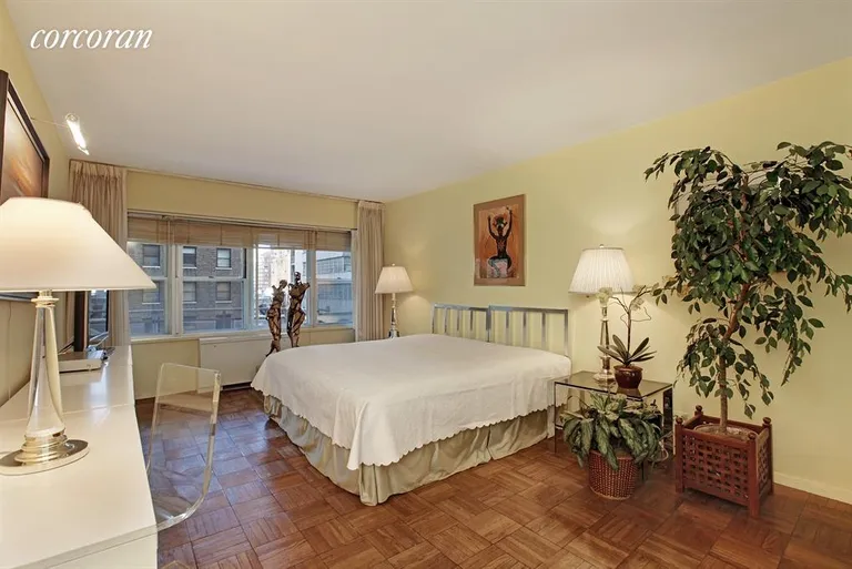 New York City Real Estate | View 118 East 60th Street, 7C | Bedroom | View 4