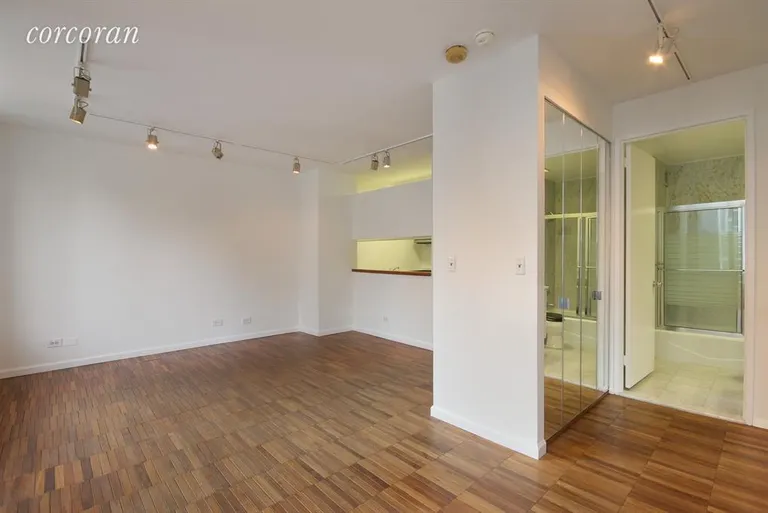 New York City Real Estate | View 300 East 85th Street, 1205 | Living Room | View 2