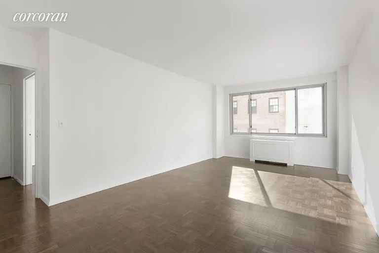 New York City Real Estate | View 10 East 70th Street, 7B | room 6 | View 7