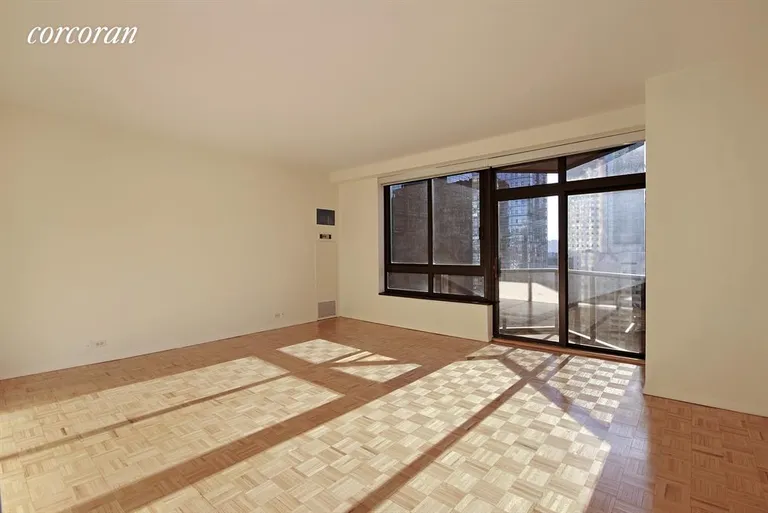 New York City Real Estate | View 100 United Nations Plaza, 21D | 1 Bed, 1 Bath | View 1