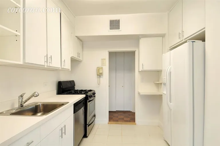 New York City Real Estate | View 340 East 64th Street, 11H | room 2 | View 3