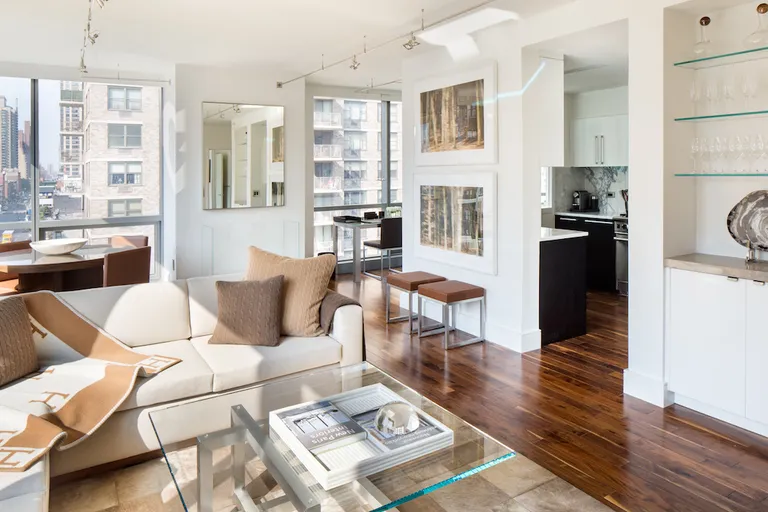 New York City Real Estate | View 300 East 79th Street, 8B | room 2 | View 3