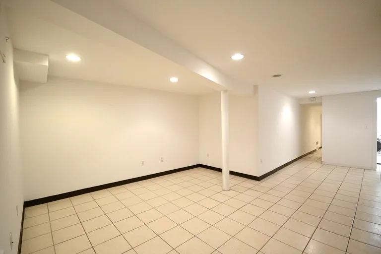New York City Real Estate | View 66 West 69th Street, 1 | Huge amount of living space | View 6