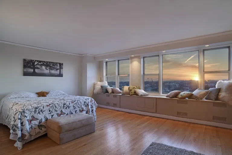 New York City Real Estate | View 370 Ocean Parkway, 9F | Open and airy... | View 2