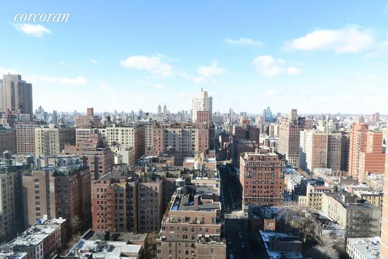New York City Real Estate | View 200 East 94th Street, 2914 | room 8 | View 9