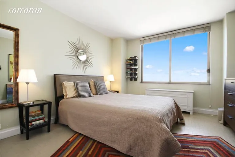 New York City Real Estate | View 350 West 50th Street, 17F | room 3 | View 4