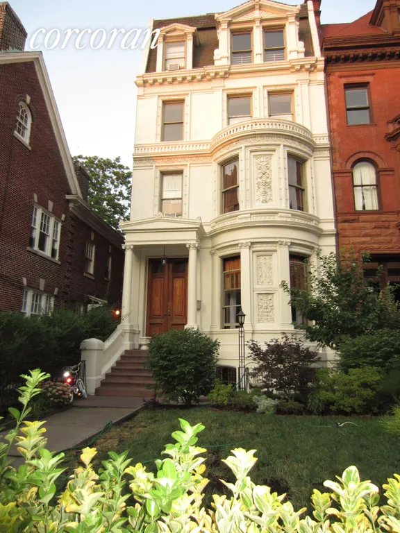 New York City Real Estate | View 313 Clinton Avenue, 1 | room 4 | View 5