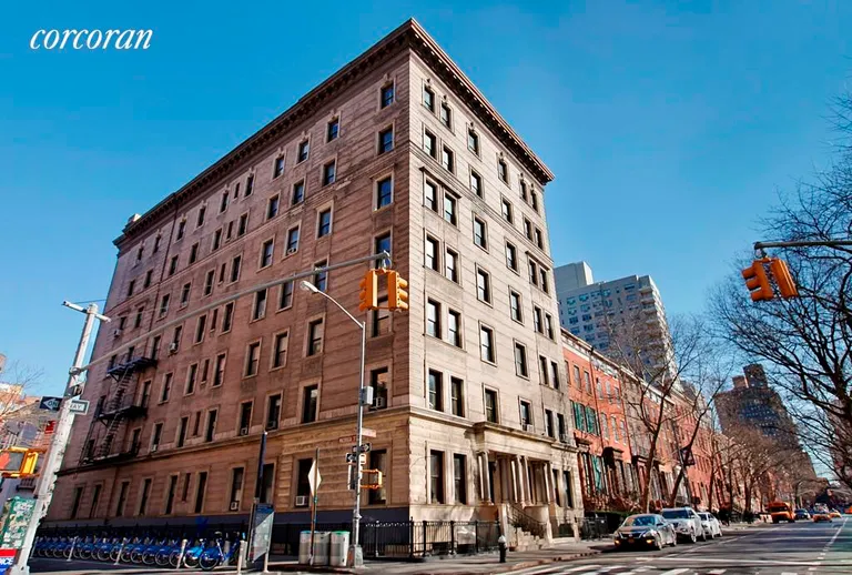 New York City Real Estate | View 27 Washington Square North, 2D | room 4 | View 5