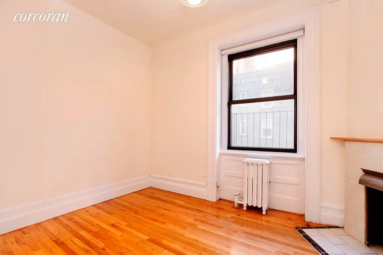New York City Real Estate | View 27 Washington Square North, 2D | room 2 | View 3